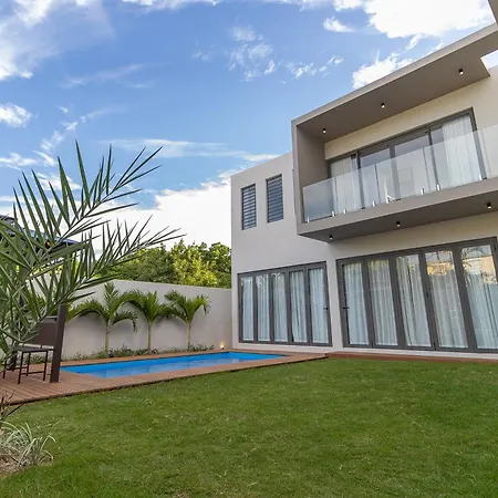 La Villa De Grand Bay Exterior photo